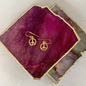 PEACEFUL DROP EARRINGS